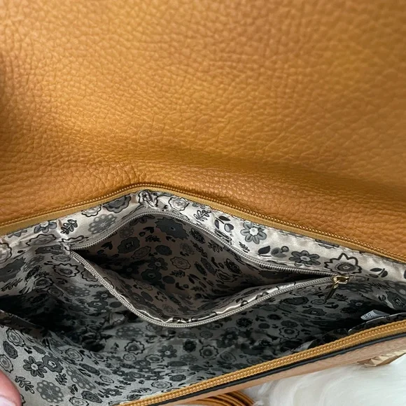 NWT clutch/crossbody - Picture 4 of 4
